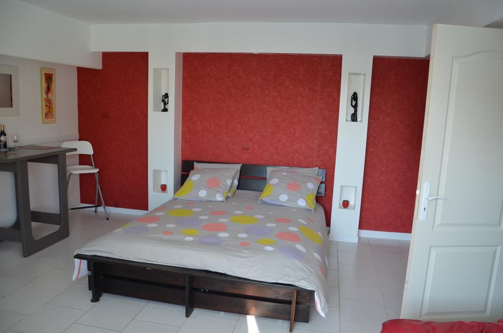 Bed and Breakfast Jardin De Marceau Blasimon Номер фото
